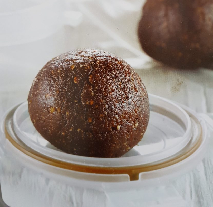 Boules d'énergie aux dattes et sans gluten
